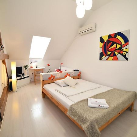 Studio Apartment White Zagreb Luaran gambar