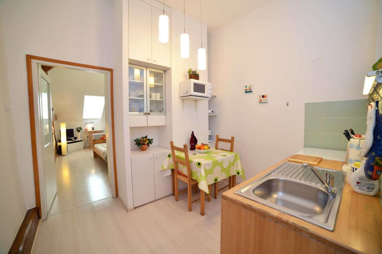 Studio Apartment White Zagreb Luaran gambar