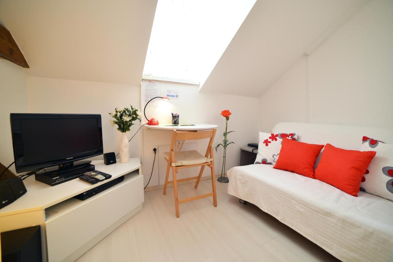 Studio Apartment White Zagreb Luaran gambar